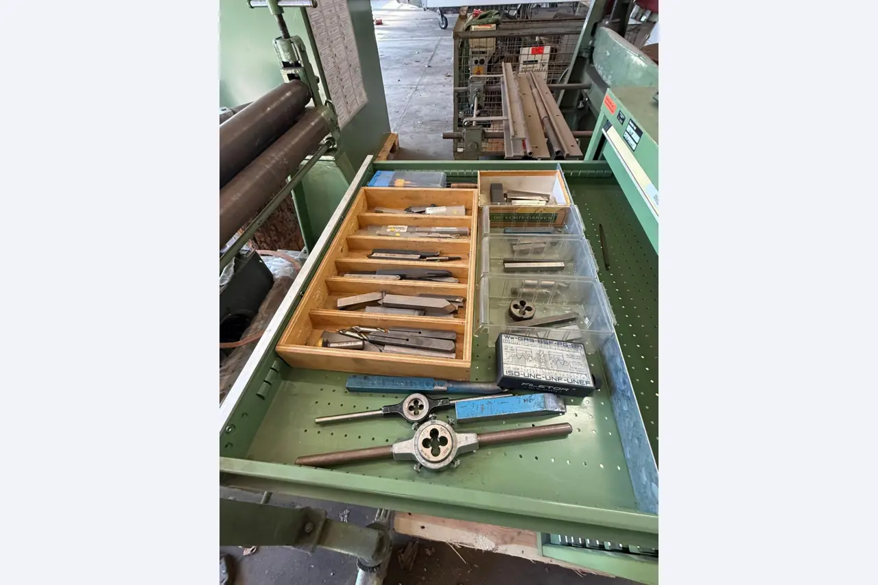 Measuring/testing technology and various workshop equipment-8